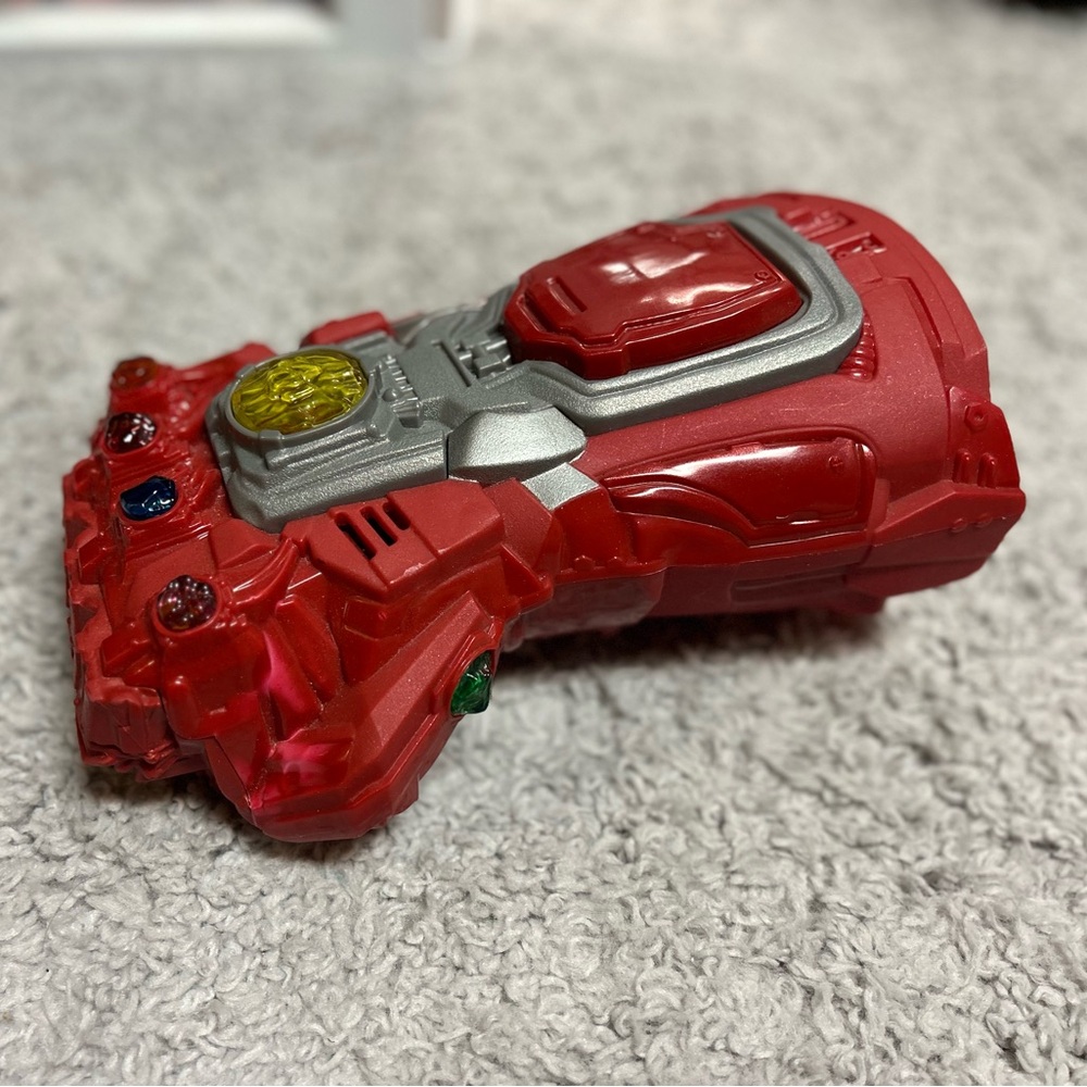 Marvel red iron man